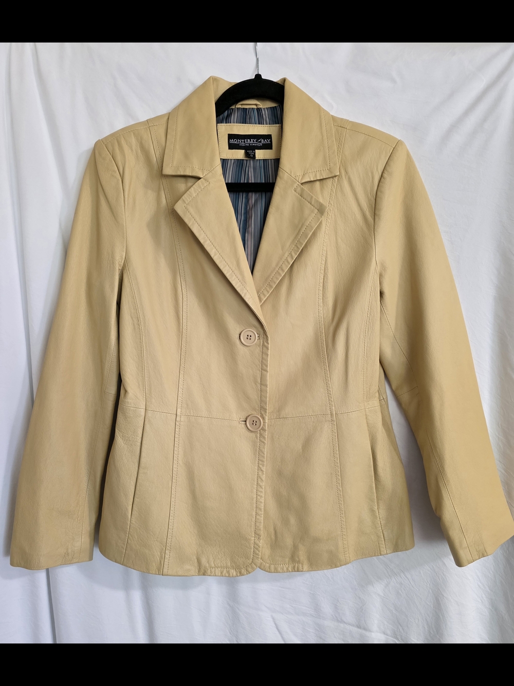 Monterey Bay Genuine Leather Jacket – Women’s Size 10 – Butter Yellow